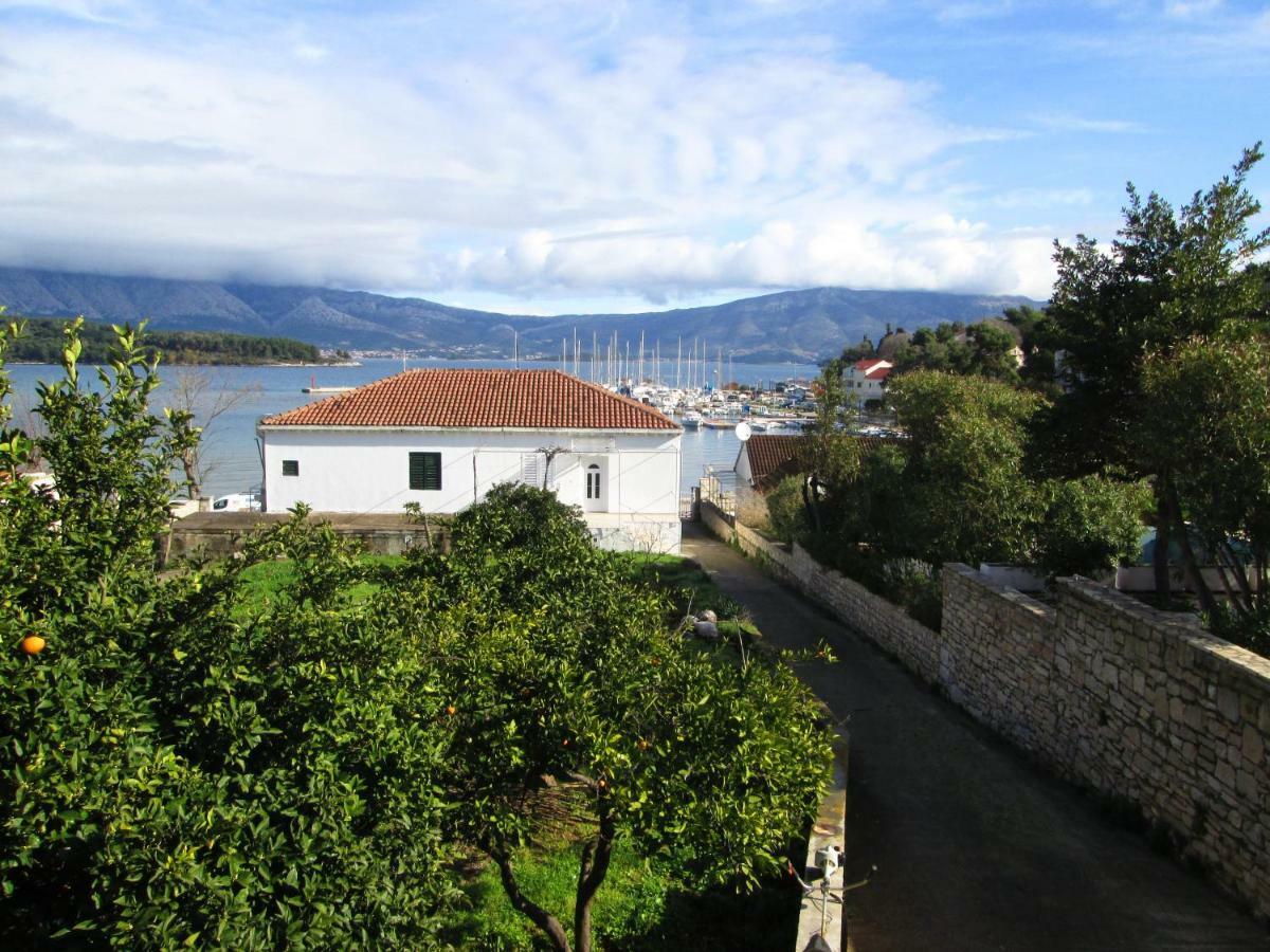 Lumbardina Apartament Lumbarda